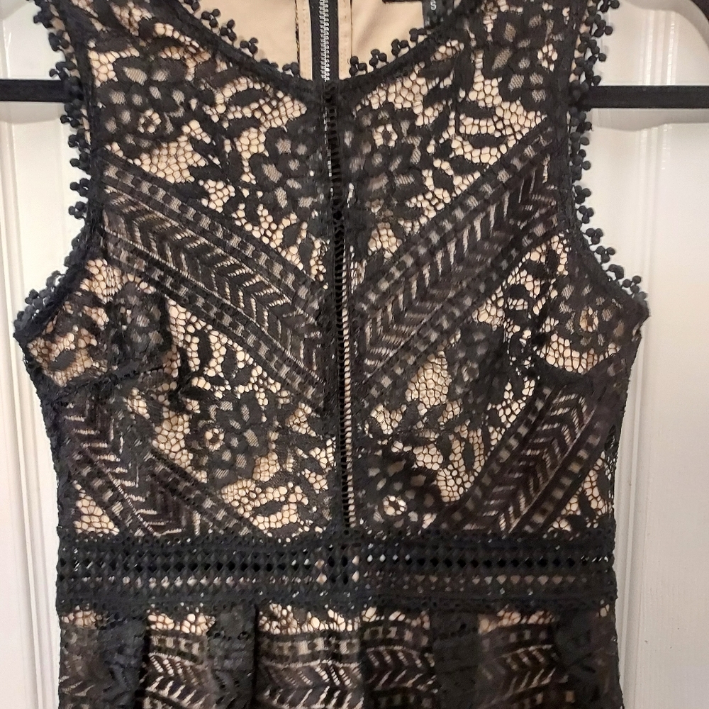 Romeo + Juliet Couture lace top - Picture 3 of 4